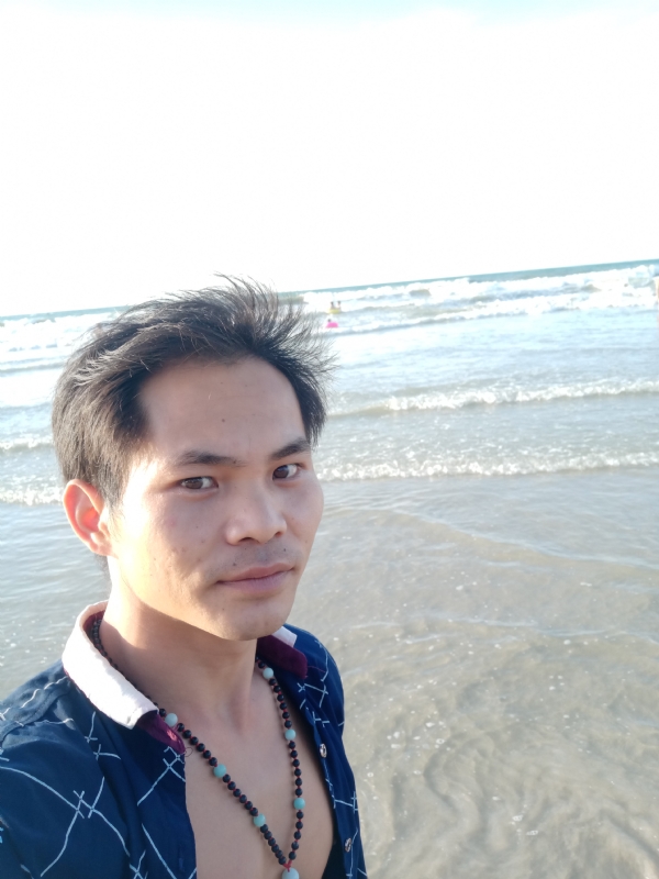 爱已欠费的第一张照片--浦北闪婚服务中心